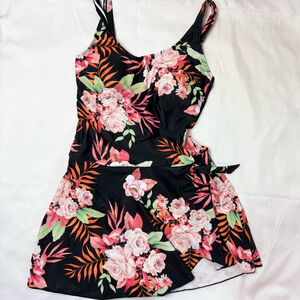 NWT Women EoMENIE Swimsuit Size S Black Floral pickleball dress tennis dress ￼